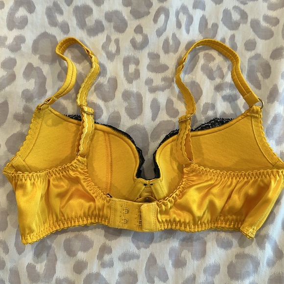 Agent Provocateur Molly Yellow and Black 3 Piece Lingerie Set 32B/2 - Picture 4 of 13